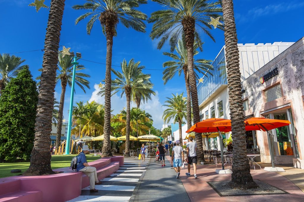 What Are The Main Shopping Districts In Miami?